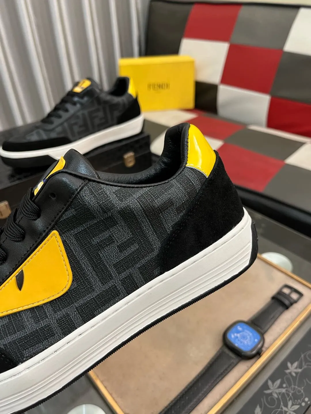 Men's shoes 💰400⌚️⌚️[fendi] Fendi classic and comfortable men, this complex sneaker is made of soft calfskin➕genuine leather lining➕original ultra-light rubber material with rough outsole. This unique and light style is suitable for the casual and refined sensibility of this season. It is comfortable and natural on the feet. It is an everyday style for casual travel in autumn and winter! 38−443️⃣colors available